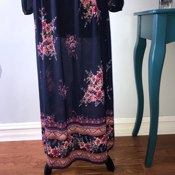 Classy Floral Maxi Dress - Picture 4 of 6